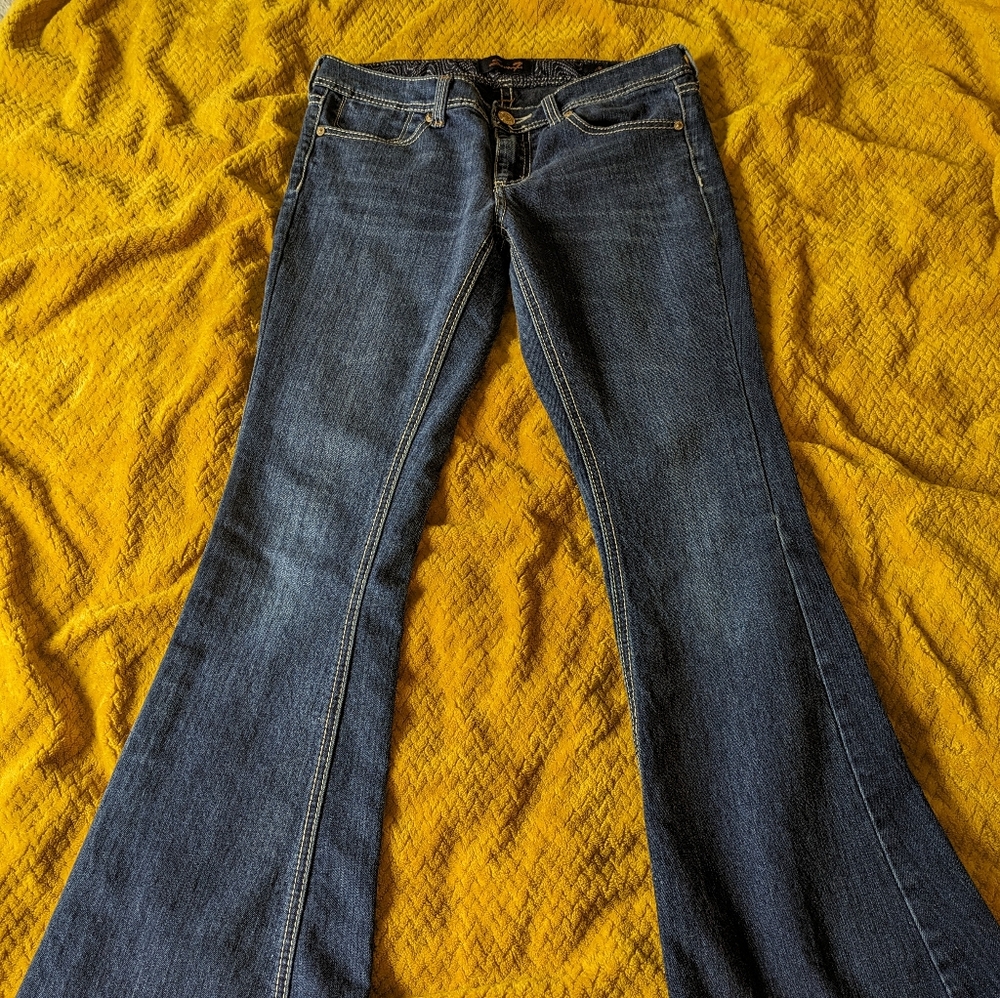 Seven7 women's FLARE jeans size 6